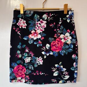 Express| Black Knit Mini Skirt w/Pink, White & Blue Floral Pattern Sz XS